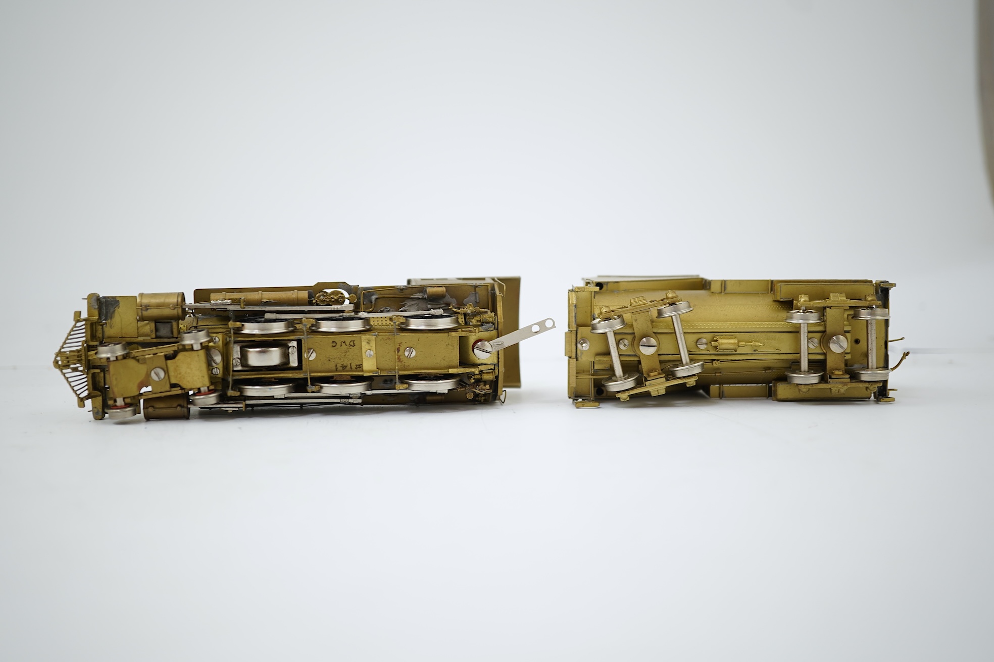 A boxed HO gauge Sunset Models unpainted brass model of Union Pacific 1242 4-6-0 locomotive with bogie tender, powered for two rail operation.